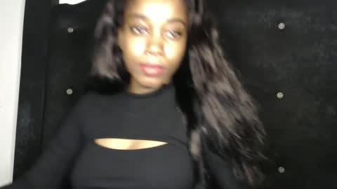 Snapshot of enchantriss chatting on 02.15.25 Enchantriss online show from 02.15.25