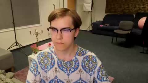 Snapshot of endycarter chatting on 07.16.26 Endy online show from 07.16.26