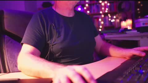 Snapshot of energybra chatting on 12.09.24 uk online show from 12.09.24