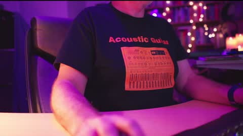 Snapshot of energybra chatting on 12.29.24 uk online show from 12.29.24