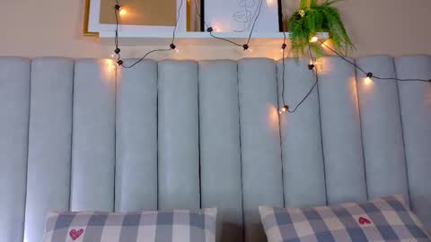 Snapshot of engelstone_ chatting on 10.29.25 E N G E L online show from 10.29.25