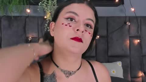 Snapshot of engelstone_ chatting on 10.31.25 E N G E L online show from 10.31.25