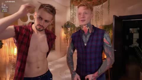 Snapshot of enjohnny chatting on 10.27.25 Johnny online show from 10.27.25