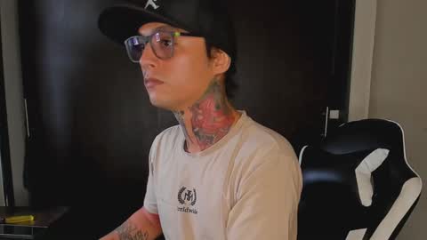 Snapshot of enjoymycock99 chatting on 02.26.25 enjoymycock99 online show from 02.26.25