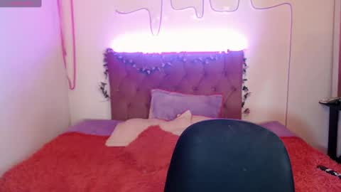 Snapshot of enma_gill chatting on 01.03.25 Enma Rojas online show from 01.03.25