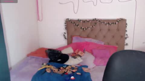 Snapshot of enma_gill chatting on 01.17.25 Enma Rojas online show from 01.17.25