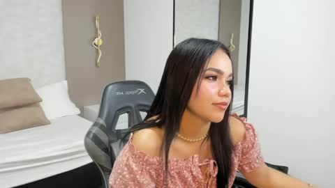 Snapshot of enma_grundy chatting on 04.29.26 E N M A online show from 04.29.26