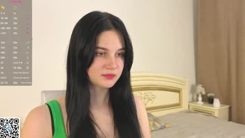 Snapshot of enricaelis chatting on 10.25.25 Sani online show from 10.25.25