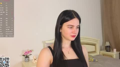 Snapshot of enricaelis chatting on 11.03.25 Sani online show from 11.03.25