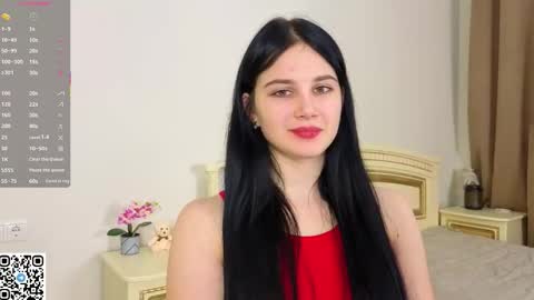 Snapshot of enricaelis chatting on 11.14.25 Sani online show from 11.14.25