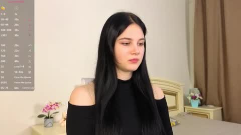 Snapshot of enricaelis chatting on 11.17.25 Sani online show from 11.17.25