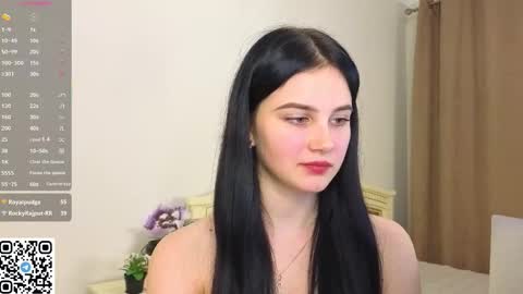 Snapshot of enricaelis chatting on 11.27.25 Sani online show from 11.27.25