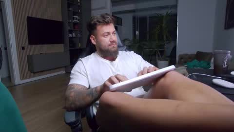 Erik online show from 02.14.25