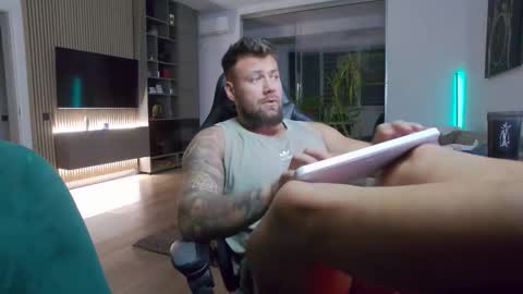 Erik online show from 10.12.25