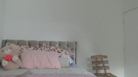 Snapshot of enyer_twin chatting on 12.02.25 enyer_twin online show from 12.02.25