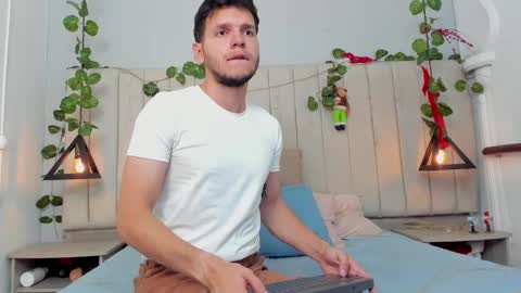 ENZO online show from 12.17.25