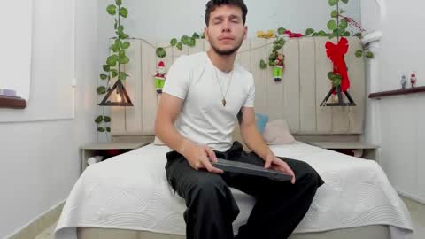 ENZO online show from 12.19.25