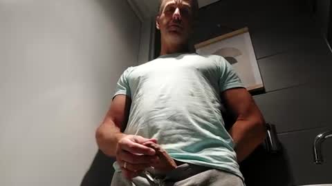 Snapshot of enzoenzo7 chatting on 07.22.26 Enzos Massive Cock online show from 07.22.26