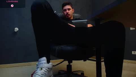 EnzoRace online show from 10.31.25