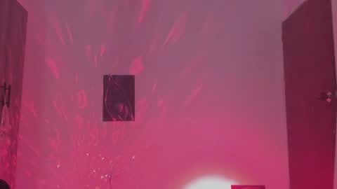 Snapshot of ephemeral_hot chatting on 05.15.26 Leyla online show from 05.15.26