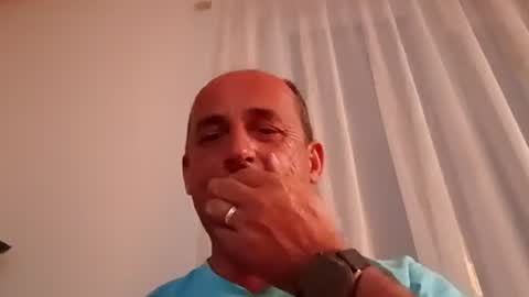 Snapshot of epu17 chatting on 06.26.26 epu17 online show from 06.26.26