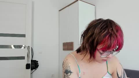 Snapshot of erapody chatting on 06.24.26 Venice online show from 06.24.26