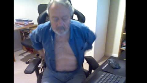 erasmus_d online show from 10.20.25