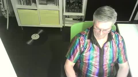 ErBee62 online show from 02.06.25