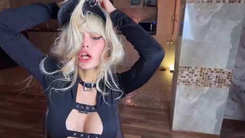 Snapshot of erectioneeering chatting on 10.30.25 Alissa online show from 10.30.25