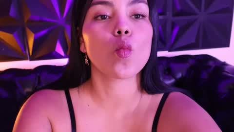 Snapshot of erica_adams_ chatting on 12.02.25 erica_adams_ online show from 12.02.25