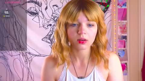 Snapshot of erica_winterr chatting on 09.25.25 Erica Winterr online show from 09.25.25