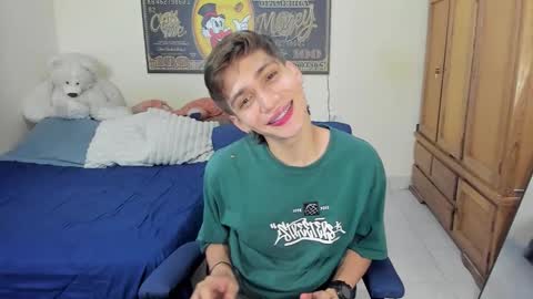 Snapshot of erick_de_rossee chatting on 12.19.25 erick_de_rossee online show from 12.19.25