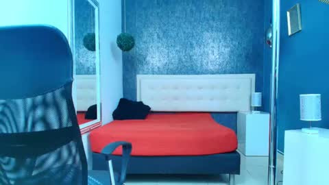   online show from 10.05.25