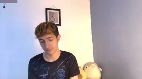 Snapshot of erik_golden_ chatting on 07.16.26 I am Erik online show from 07.16.26
