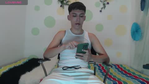 Snapshot of erik_lion chatting on 12.08.24 Jhon online show from 12.08.24