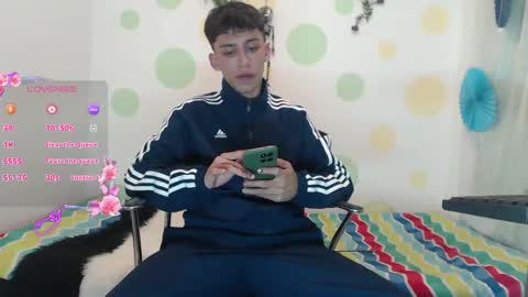 Snapshot of erik_lion chatting on 12.11.24 Jhon online show from 12.11.24