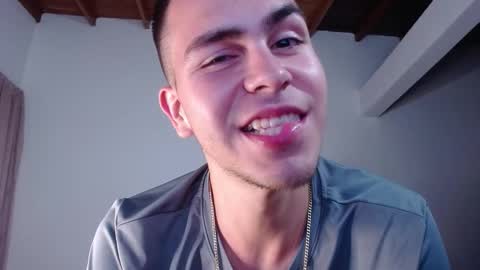 Snapshot of erik_rodriguez chatting on 01.15.25 Erik rodriguez online show from 01.15.25