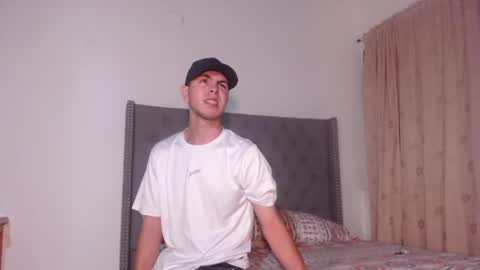 Snapshot of erik_rodriguez chatting on 05.30.26 Erik rodriguez online show from 05.30.26