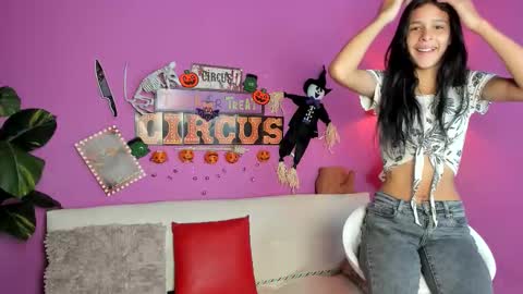 Snapshot of erika1717 chatting on 10.30.25 erika1717 online show from 10.30.25