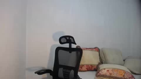 Snapshot of erika_madrigal chatting on 12.07.24 erika_madrigal online show from 12.07.24