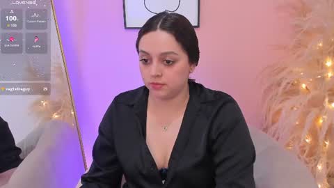 Snapshot of erika_mendez1 chatting on 06.24.26 Erika Mendez online show from 06.24.26