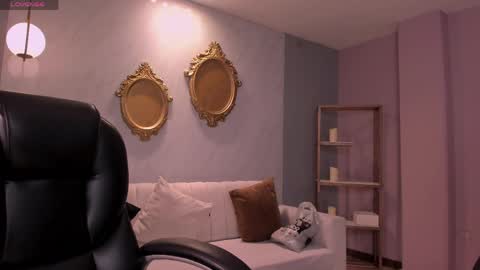 Erika Benz online show from 03.25.26