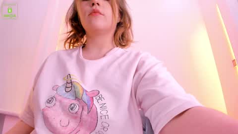 Snapshot of erikalustx chatting on 01.02.25 Erika online show from 01.02.25