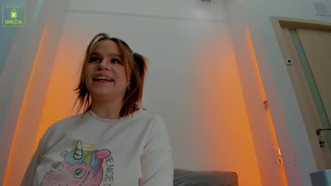 Snapshot of erikalustx chatting on 01.22.25 Erika online show from 01.22.25