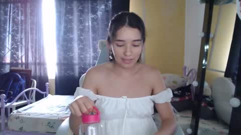 erina_1 online show from 11.04.25