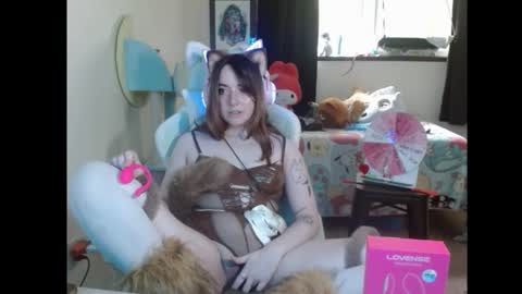 Snapshot of eris_the_doll chatting on 10.09.25 ErisTheDoll online show from 10.09.25