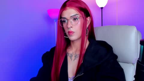 Snapshot of erisleon chatting on 01.27.25 online show from 01.27.25