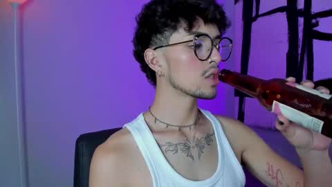 Snapshot of erisleon chatting on 10.29.25 online show from 10.29.25