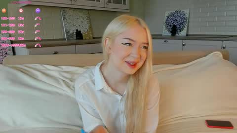 Snapshot of erlenbayer chatting on 05.30.26 Chanel online show from 05.30.26