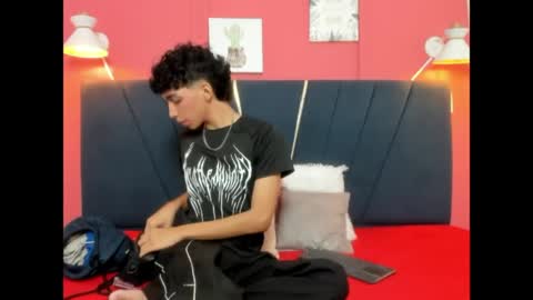 Snapshot of ero_boy40 chatting on 06.10.26 ero_boy40 online show from 06.10.26